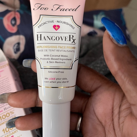 Too faced hangover face primer - Picture 2 of 3